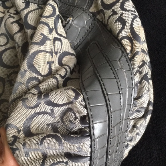 Guess Los Angeles Large Gray Shoulder Bag - Picture 13 of 16